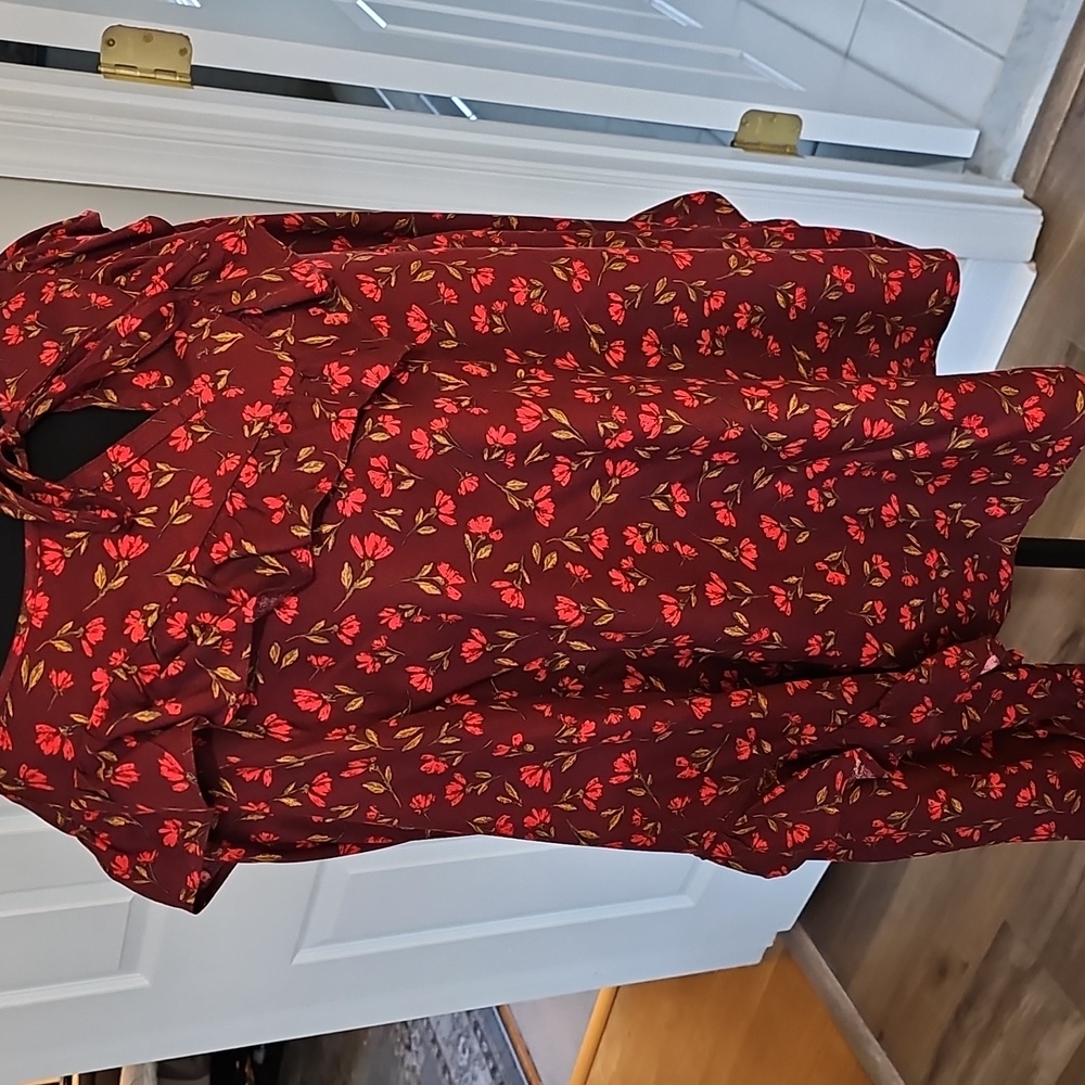 Top - Picture 4 of 16